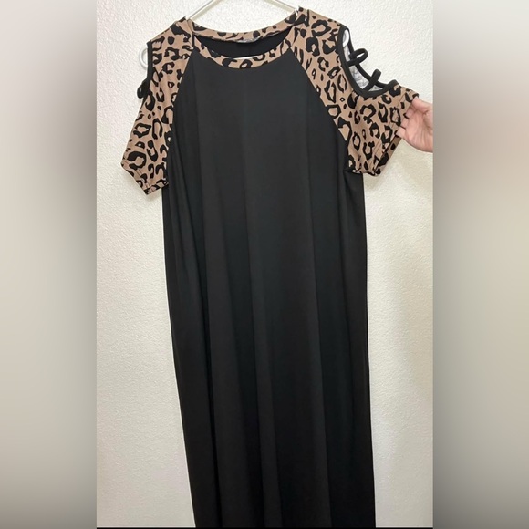 EMERY ROSE MAXI DRESS - Picture 2 of 2